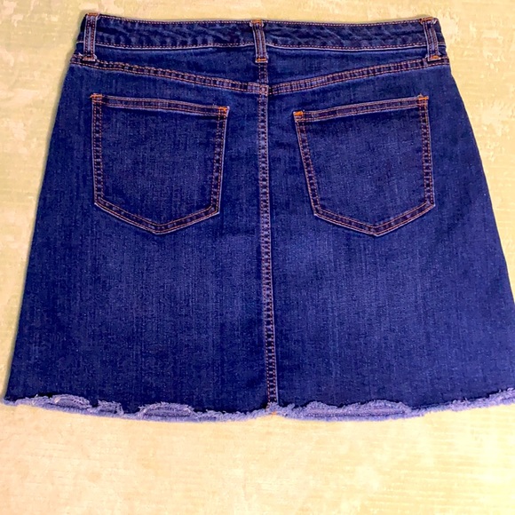 EUC Universal Threads Denim Skirt w/Raw Hem. Sz 10 - Picture 2 of 7